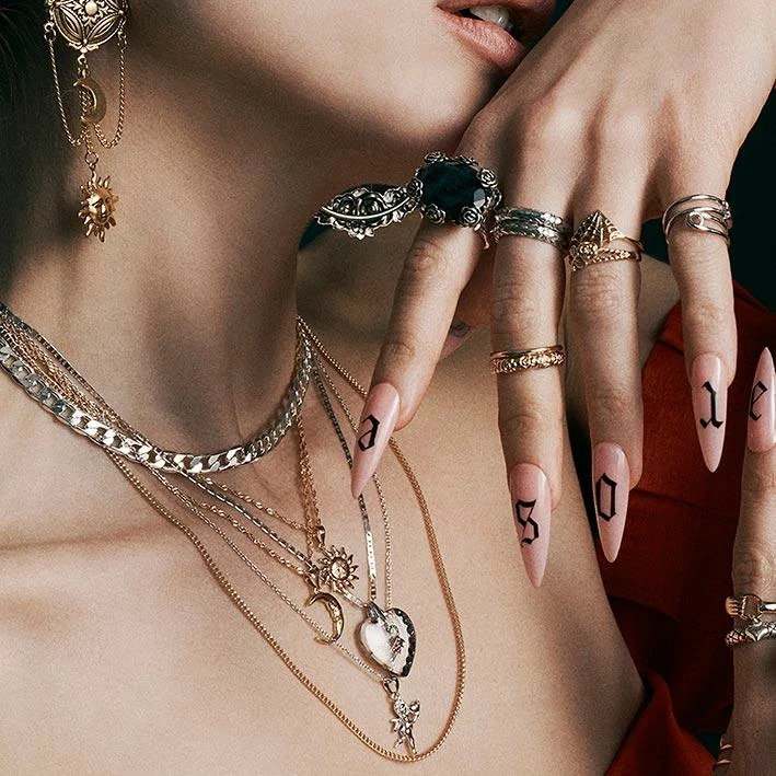 CLASSICS ELIN. Sun & Moon Layering Necklaces - Gold Necklaces & Chains 2 CLASSICS ELIN. Sun & Moon Layering Necklaces - Gold Necklaces & Chains