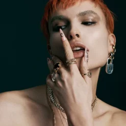 CLASSICS VEGA. Snake Skin Band Ring - Gold