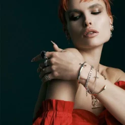 CLASSICS ELYSIAN. Black Spinel Dagger Bracelet - Silver Bracelets