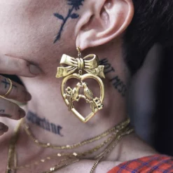 CLASSICS LOVEBIRDS. Heart & Bow Earrings - Gold