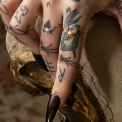 CLASSICS Rings MOONLIGHT. Opal Chevron Ring - Silver