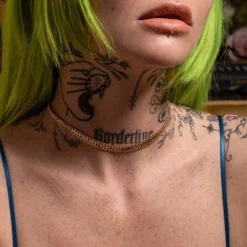 CLASSICS SOLACE. Wide Curb Chain Choker - Gold