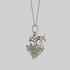 CLASSICS INFERNO. Sacred Heart Necklace - Silver