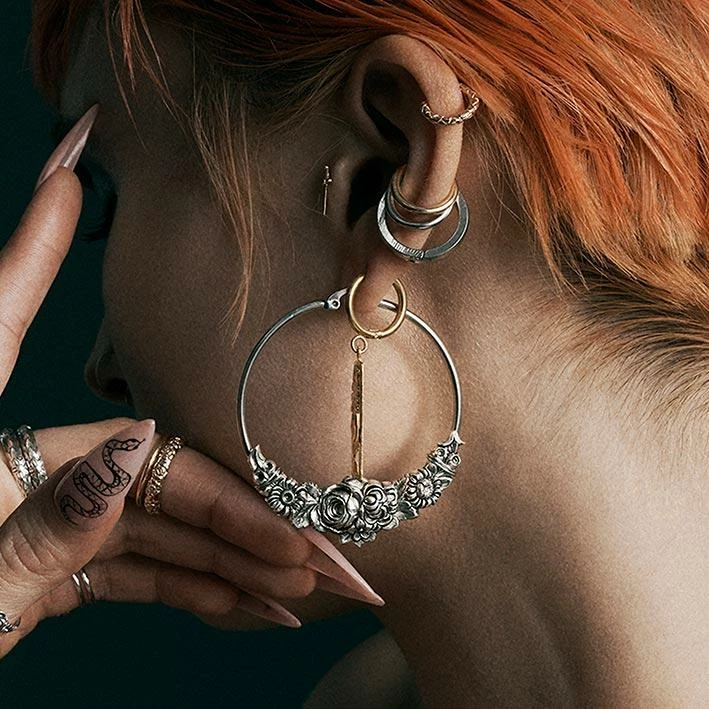 CLASSICS VEGA. Snake Skin Clicker Hoop Earrings - Gold 4 CLASSICS VEGA. Snake Skin Clicker Hoop Earrings - Gold