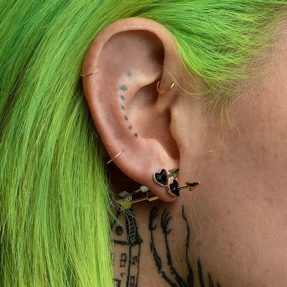 CLASSICS TOKEN. Heart & Arrow Single Earring - Gold 2 CLASSICS TOKEN. Heart & Arrow Single Earring - Gold