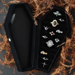 CLASSICS The Black Velvet Coffin Ring Case