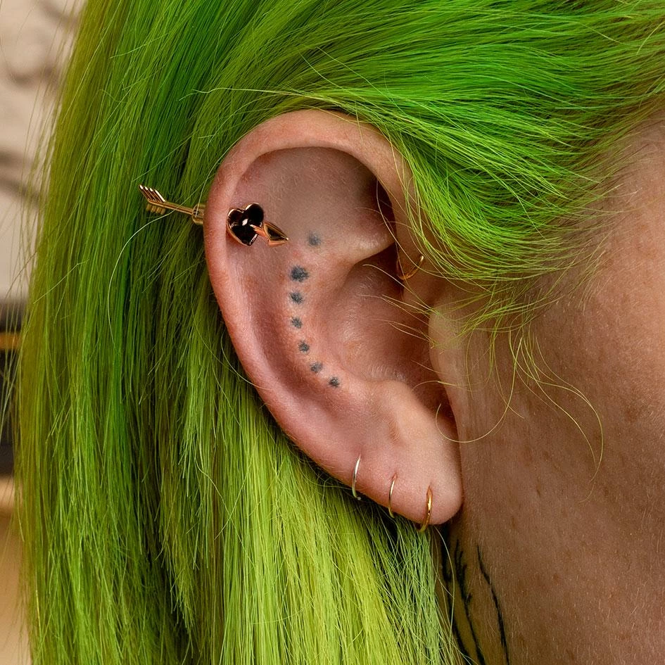 CLASSICS TOKEN. Heart & Arrow Single Earring - Gold 4 CLASSICS TOKEN. Heart & Arrow Single Earring - Gold