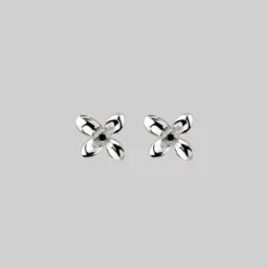 CLASSICS ISLA. Clemetis Flower Stud Earrings - Silver