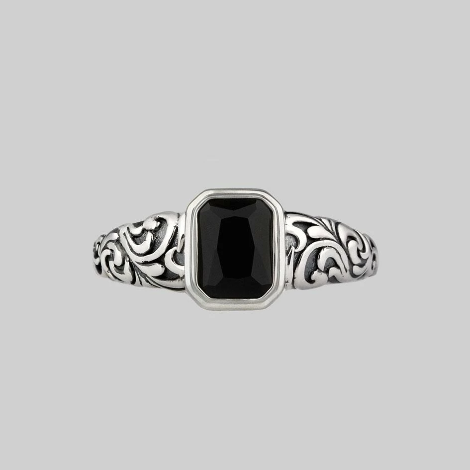 CLASSICS IN MEMORIAM. Onyx Ashes Cremation Ring 2 CLASSICS IN MEMORIAM. Onyx Ashes Cremation Ring