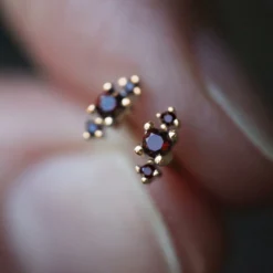 CLASSICS ROSEBUD. Garnet Trio Gold Stud Earrings