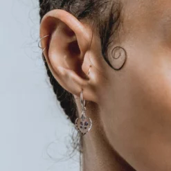 End Of Line NANCY. Two Roses Engraved Glass Heart Earrings - Gold