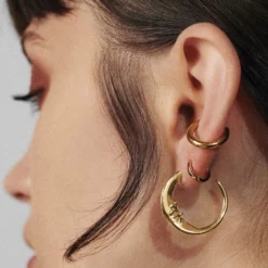 CLASSICS GOOD NIGHT. Man In The Moon Crescent Earrings - Gold