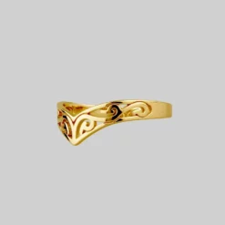 CLASSICS TRIBE. Gold Chevron Ring