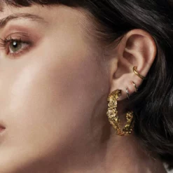 CLASSICS DAHLIA. Floral Garland Hoop Earrings - Gold