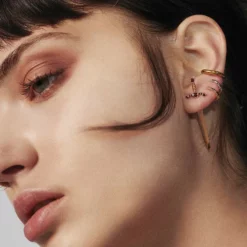 CLASSICS MAJESTY. Garnet Dagger Single Earring - Gold Earrings