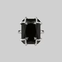 HALLOWEEN 2021 MAGDALENA. Black Spinel Gothic Ring - Silver