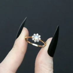 CLASSICS ELOISE. Simple Opal Cluster Silver Ring Rings