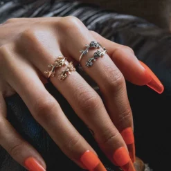 CLASSICS DAMASK. Rose Foliage Wrap Ring - Gold