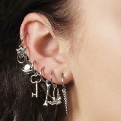 CLASSICS HOPE. Swallow Hoop Earrings - Silver