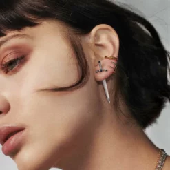 CLASSICS MAJESTY. Black Spinel Dagger Single Earring - Silver