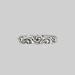 CLASSICS MAUD. Scroll Detail Band Ring - Silver