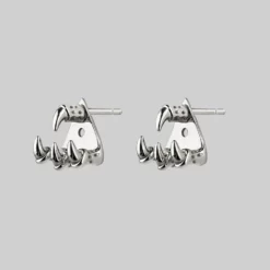 CLASSICS NASRA. Silver Claw Earring - Lobe/Helix Earrings
