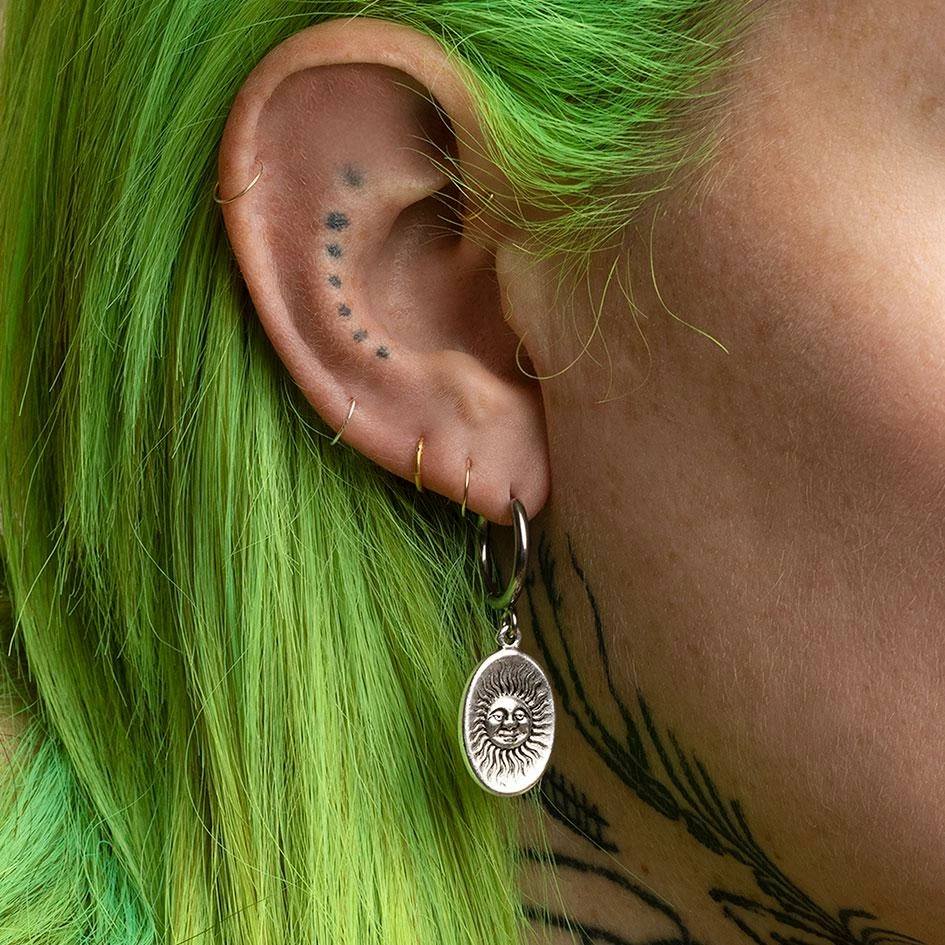 CLASSICS DAWN. Symbolic Sun Face Hoop Earrings - Silver 2 CLASSICS DAWN. Symbolic Sun Face Hoop Earrings - Silver