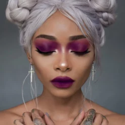 CLASSICS TRUST. Dagger Earrings - Gold