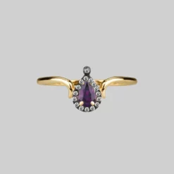 CLASSICS MONTAGUE. Amethyst Teardrop Gold Ring Rings