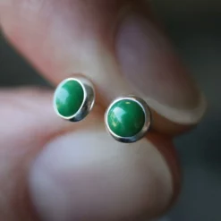 CLASSICS ENVY. Malachite Earrings - 4mm
