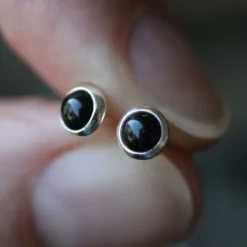 CLASSICS DARK SPRITE. Onyx Earrings - 4mm