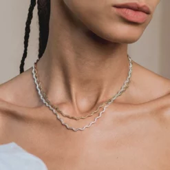 CLASSICS HARPER. Zig-Zag Chain Collar Necklace - Gold Necklaces & Chains